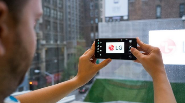 LG V10上手:雙前置攝像頭是亮點(diǎn)