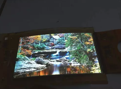 淺析AMOLED顯示技術(shù)優(yōu)缺點(diǎn)及其發(fā)展?fàn)顩r