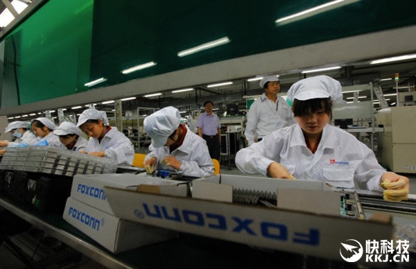 富士康攪局手機(jī)面板 6代線競(jìng)爭(zhēng)異?；鸨? width=