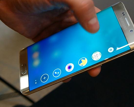 三星曲面屏幕很受歡迎