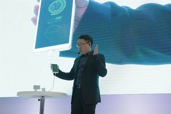 MWC /OPPO新閃充技術(shù)15分鐘充飽手機(jī)