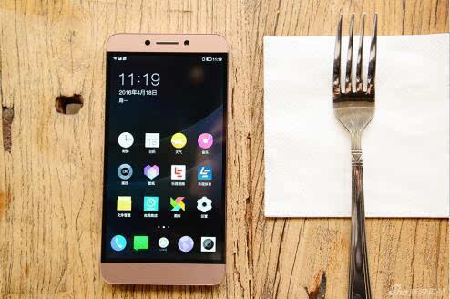 樂視年度發(fā)布會(huì):手機(jī)電視汽車VR四類新品發(fā)布