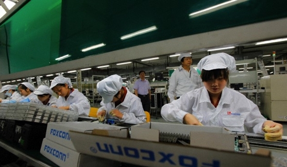 富士康工人里應(yīng)外合 用內(nèi)網(wǎng)洗白iPhone月入60萬(wàn)