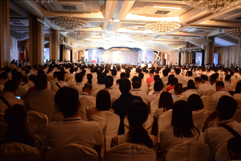 “大米創(chuàng)新·萬(wàn)店創(chuàng)業(yè)”大米手機(jī)新品發(fā)布會(huì)