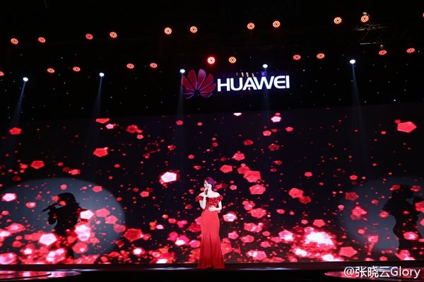 國貨威武:華為P9正式登陸越南 天后級女歌手代言