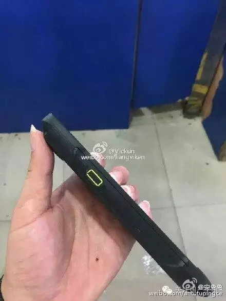 順豐也出手機了！超厚耐摔可當板磚使