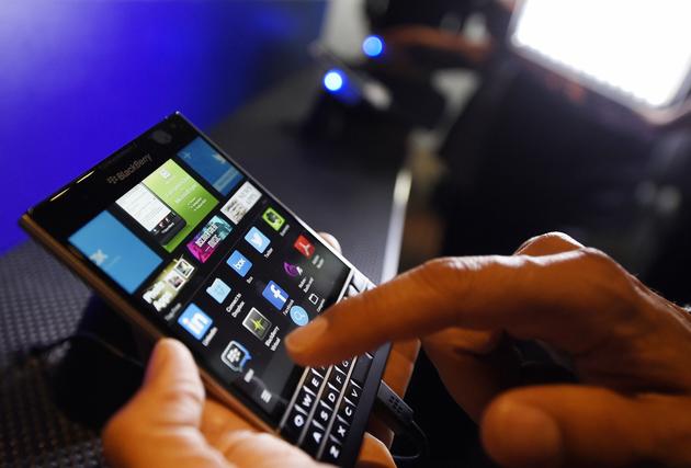 黑莓宣布放棄自主制造手機(jī) 向中國(guó)等亞洲國(guó)家授權(quán)品牌