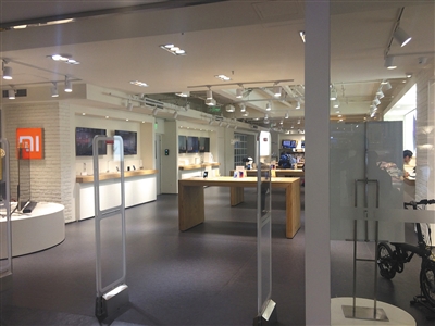 銷量下滑謀轉(zhuǎn)型 小米手機&ldquo;押寶&rdquo;線下店鋪