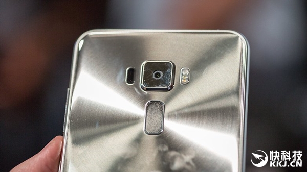 臺灣手機大滑坡:出貨量銳減35%