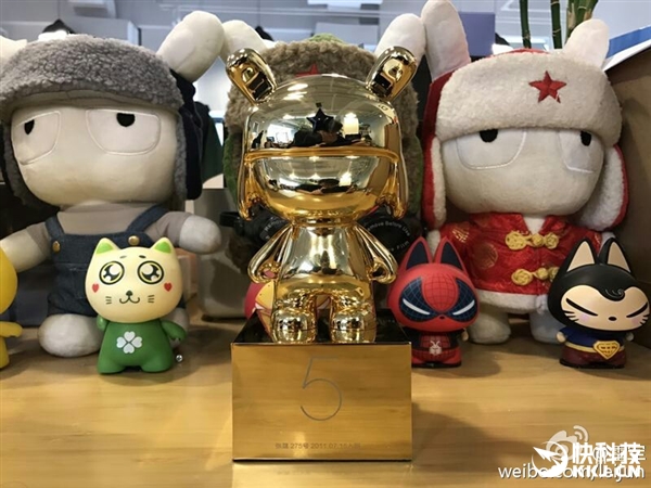 雷軍曬小米5年員工福利:鑲24K足金 份量十足