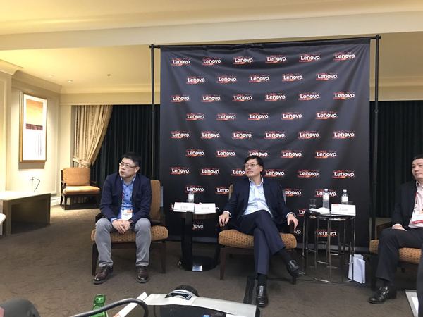 楊元慶:不要只盯著手機(jī)看 給聯(lián)想一些轉(zhuǎn)型的時(shí)間