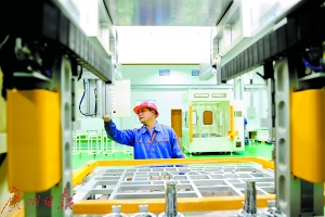 東莞手機“雙驕”名震世界 “千億”名企長安智造