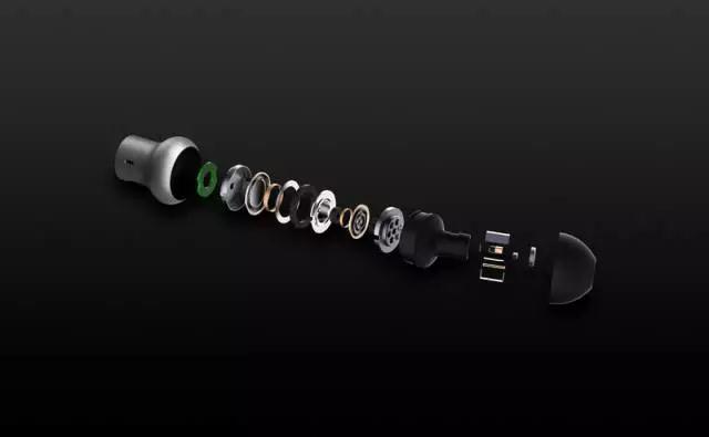 遭郭臺銘驅(qū)逐，搞定雷軍，和周杰倫組CP，他再定義耳機(jī)