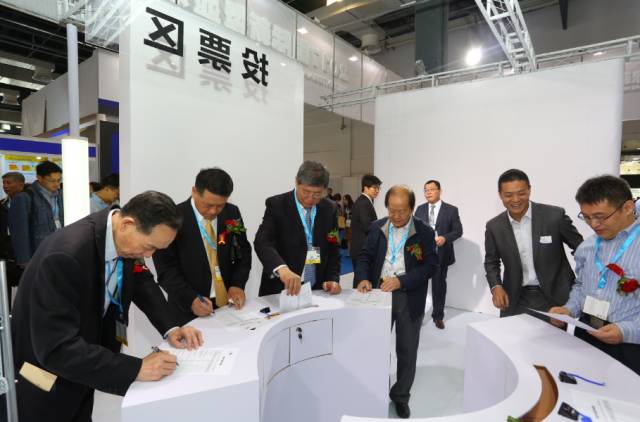 2017上海國際全觸與顯示展今日盛大開幕