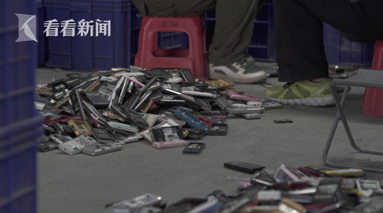 從舊手機中提煉黃金 每年數(shù)噸