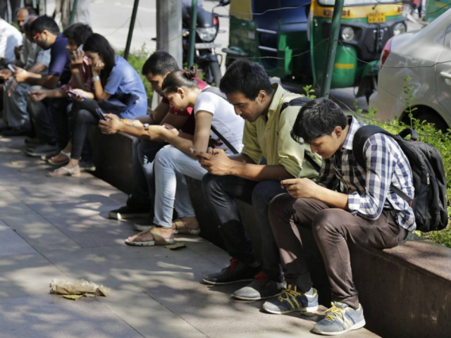 中國手機攻下印度一半市場 游戲企業(yè)接踵扎營