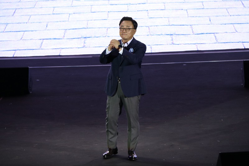 5688元起 國(guó)行三星Galaxy S8/S8+發(fā)布:可秒變PC