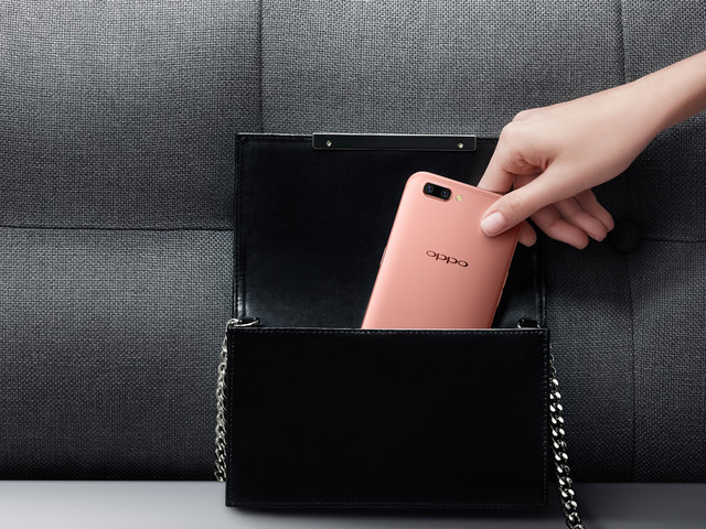 前后2000萬(wàn)像素 OPPO R11新機(jī)發(fā)布