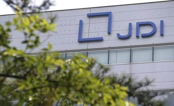 要知道在此之前，旗艦手機(jī)屏幕大部分采用韓日系的屏幕，最多的就是三星和LG的屏幕，而這次華為率先使用國(guó)產(chǎn)屏幕也意味著華為的國(guó)產(chǎn)核心進(jìn)一步加強(qiáng)，如果在Mate 10上沒(méi)有任何問(wèn)題，相信JDI的屏幕會(huì)廣受國(guó)產(chǎn)眾手機(jī)廠商親睞，畢竟在產(chǎn)能上不必受制于人。