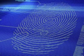 從指紋識(shí)別到人臉識(shí)別的變革，生物識(shí)別功能潛藏的安全危機(jī)?