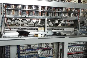 要逆天了，中國首臺量產(chǎn)型3D玻璃前蓋板熱彎設備盛為成功上市，性能全球領先