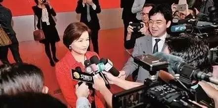 &ldquo;她的工廠一旦停工，全球手機(jī)都得斷貨&rdquo;，她是中國女首富，身價(jià) 500 億！