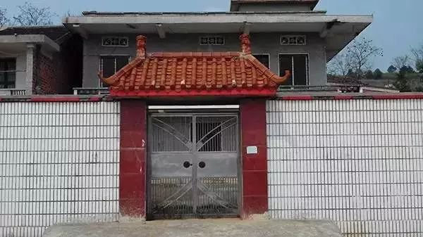 &ldquo;她的工廠一旦停工，全球手機(jī)都得斷貨&rdquo;，她是中國女首富，身價(jià) 500 億！