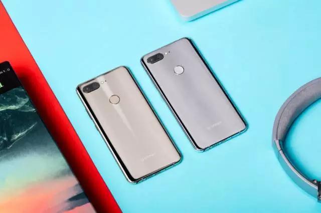 金立連發(fā)8款全面屏手機(jī) 重慶投資總額將達(dá)50億