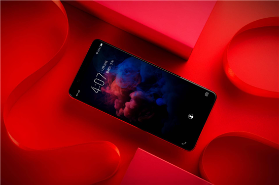 vivo X20Plus UD新版被曝光:首發(fā)屏幕指紋或防水沒(méi)跑了