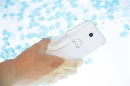 vivo X20Plus UD新版被曝光:首發(fā)屏幕指紋或防水沒(méi)跑了