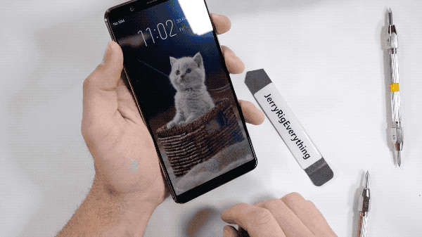 vivo X20Plus UD版暴力測(cè)試:屏下指紋無(wú)懼劃痕