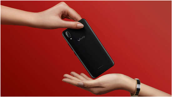 vivo X21屏幕指紋手機(jī)正式推出，AI智慧拍照厲害了