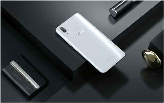 vivo X21屏幕指紋手機(jī)正式推出，AI智慧拍照厲害了