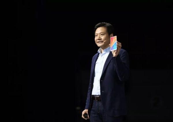 出海記｜外媒：小米推智能手機(jī)MIX 2S 對(duì)標(biāo)蘋果iPhone X