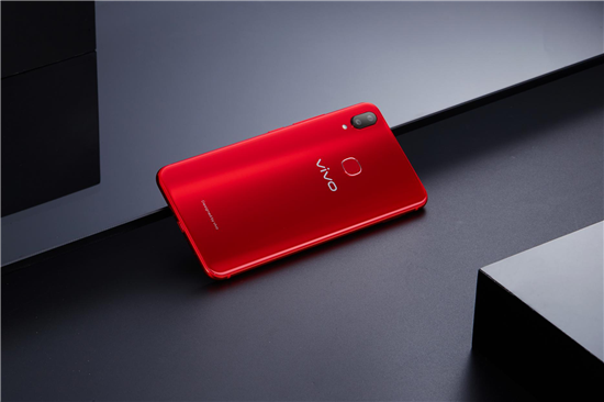 vivo X21i真機圖賞:全新設計語言與極致工藝的巔峰之作