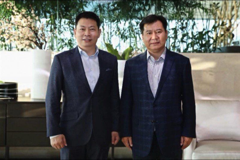 余承東再會(huì)張近東 華為與蘇寧達(dá)成3年500億新目標(biāo)