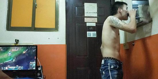 投資人臥底工廠調(diào)查藍(lán)領(lǐng):他們真喜歡快手拼多多嗎