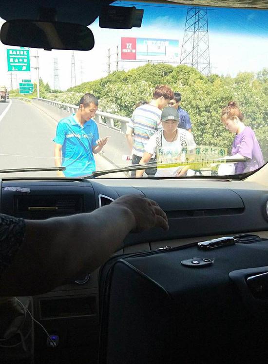 投資人臥底工廠調(diào)查藍(lán)領(lǐng):他們真喜歡快手拼多多嗎