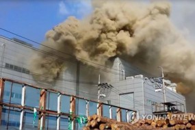 韓國(guó)一電子工廠突發(fā)火災(zāi)致9死 2名工人4樓跳下喪生