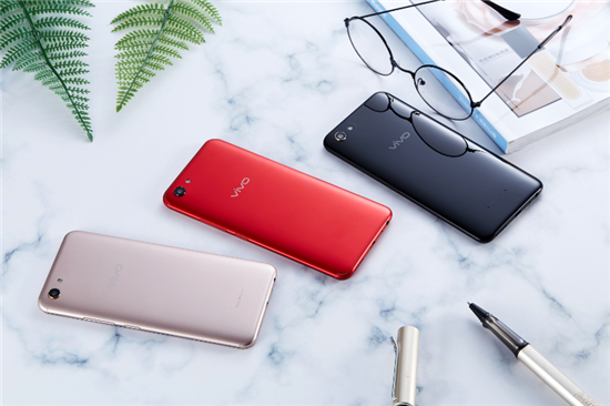 vivo Y81s首發(fā)圖賞：全屏視野暢玩不停，引領(lǐng)千元機(jī)新潮流