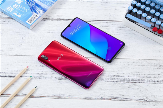 第四代屏幕指紋+全新光感美學(xué) vivo X23引領(lǐng)未來(lái)全面屏手機(jī)潮流