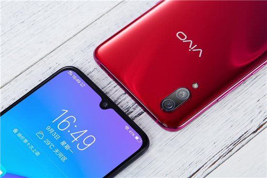 第四代屏幕指紋+全新光感美學(xué) vivo X23引領(lǐng)未來(lái)全面屏手機(jī)潮流