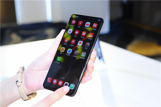 vivo發(fā)布全新工作域平臺解決方案，引領手機政企市場創(chuàng)新