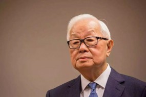 一美元改寫命運(yùn)軌道：他，56歲創(chuàng)業(yè) 打造全球最大芯片代工廠