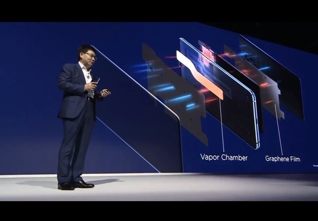 華為Mate20系列上手 “浴霸”鏡頭欲罷不能