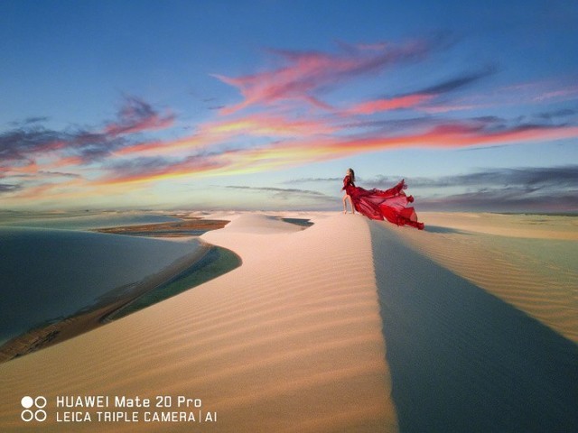 華為Mate20系列上手 “浴霸”鏡頭欲罷不能