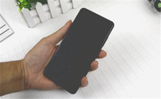 大屏大內(nèi)存，AI長(zhǎng)續(xù)航！vivo Y73上手體驗(yàn)