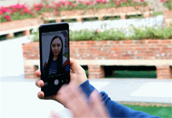 大屏大內(nèi)存，AI長(zhǎng)續(xù)航！vivo Y73上手體驗(yàn)