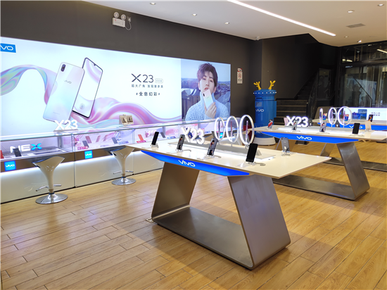 vivo X23幻彩版發(fā)售在即，代言人蔡徐坤刷屏全城