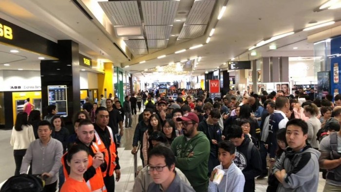 新西蘭首家小米旗艦店開(kāi)業(yè) 1500名米粉排長(zhǎng)龍